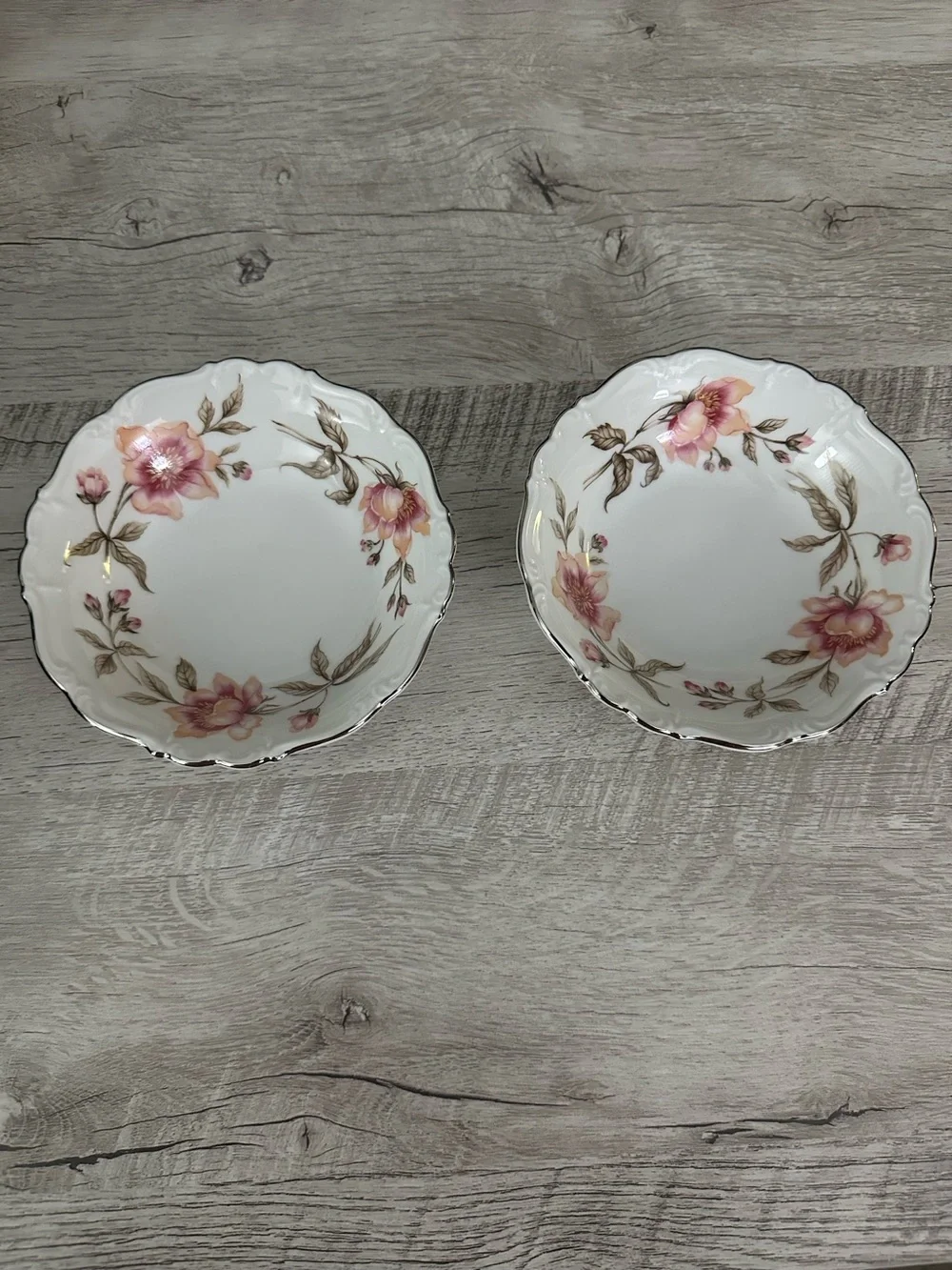 VTG Edelstein Bavaria Porcelain Berry Bowels in Clairmont Pattern Platinum trim